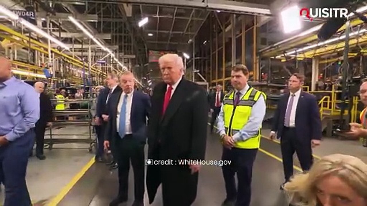 Oops! Trump’s Hot Mic Confession About ‘Corrupt’ Phone Call Goes Viral
