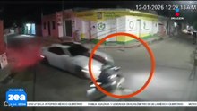 Coche impacta contra motociclista luego de conducir a alta velocidad