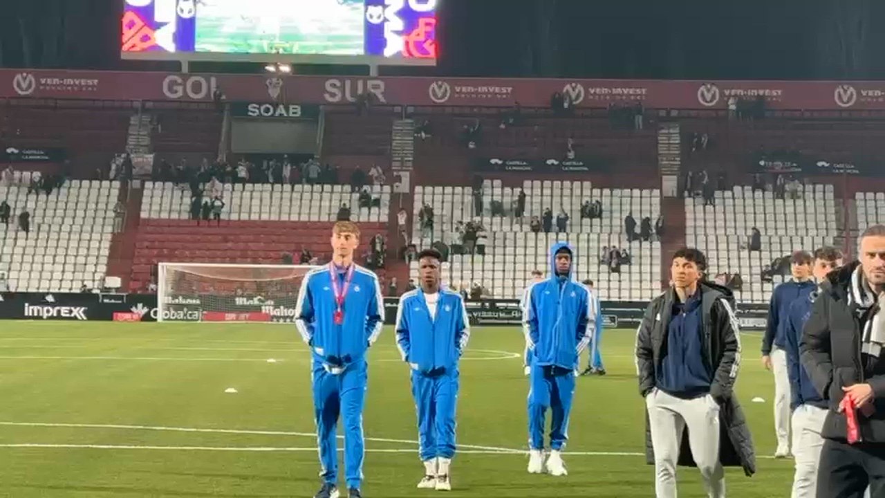 El gran gesto de Vinicius con este aficionado en la previa del Albacete - Real Madrid | Copa del Rey