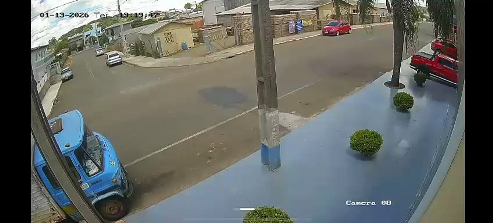 Motorista tem mal súbito e atropela mulher que empurrava bicicleta no Meio-Oeste de SC