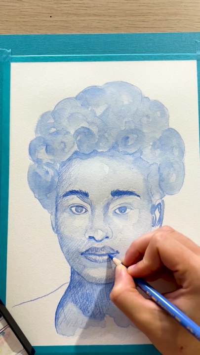 Portrait d'une femme à l'aquarelle