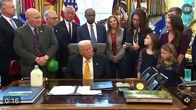Donald Trump adormece durante apresentação pública na Casa Branca