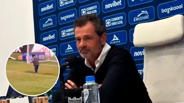 Diego Cocca cuestiona las condiciones de la cancha en el Estadio Cuauhtémoc en el Cruz Azul vs Atlas: No está a la altura