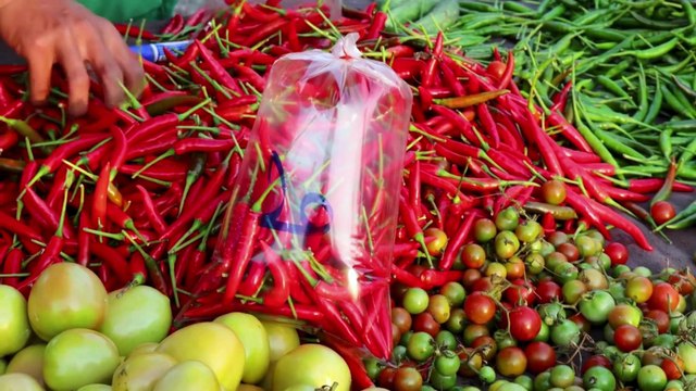 हरी मिर्च और लाल मिर्च में कौन ज़्यादा फ़ायदेमंद? जानिए सच