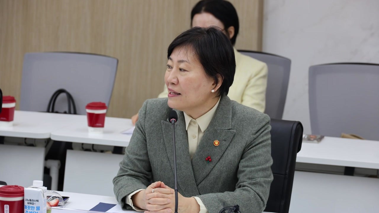 송미령 장관 원광대병원서 여성농업인 간담회..."제도 개선 노력" / YTN