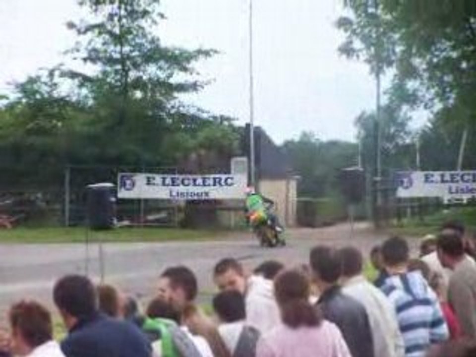 Video Stunt moto lisieux lexo shox 2007 peur de rien