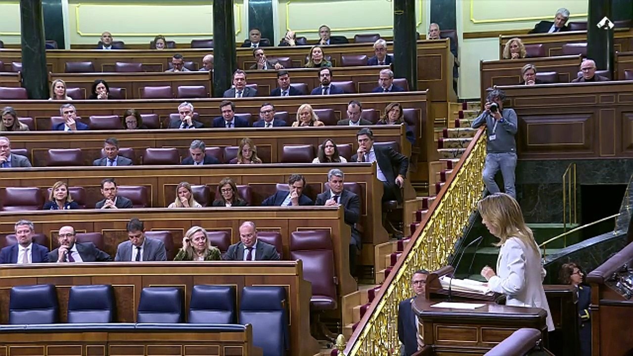 Cayetana reparte estopa como nunca: Albares, Zapatero, Patxi, Rufián y le sobra tiempo para acabar con el «feminismo de burka» de Podemos