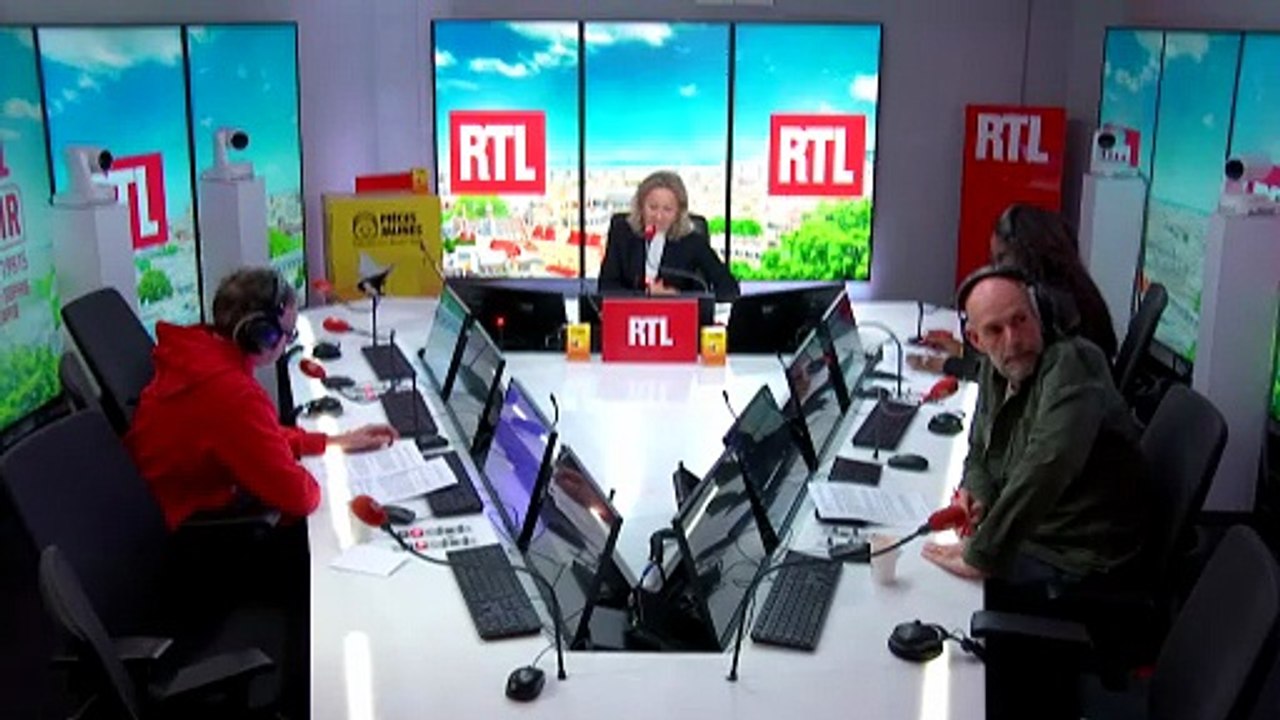 Elton John lance son mousseux sans alcool, le  le "Elton John Zero Blanc de Blanc"