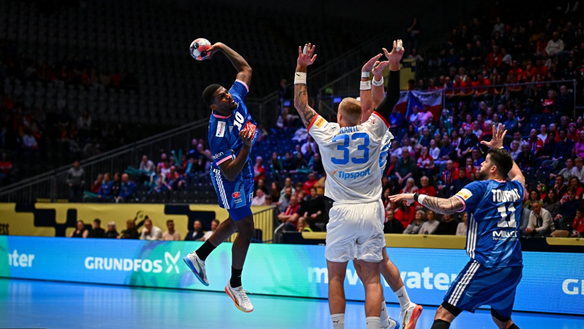 EHF Euro 2026 : Les Bleus démarrent bien contre la République Tchèque