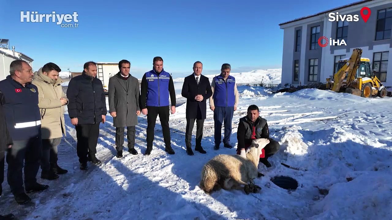 Sivas'ta son günlerde yoğun şekilde yağan kar nedeniyle Sivas Belediyesi şükür koyunu kesti. Sivas Belediye Başkanı Adem Uzun, yaptığı konuşmada ""Kar rahmettir, berekettir, toprak için can, su kaynakları için umuttur." dedi.