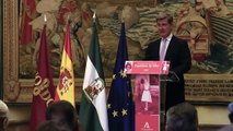 Cayetano Martínez de Irujo, solo en el último homenaje a su madre, la duquesa de Alba, explica la ausencia de sus hermanos