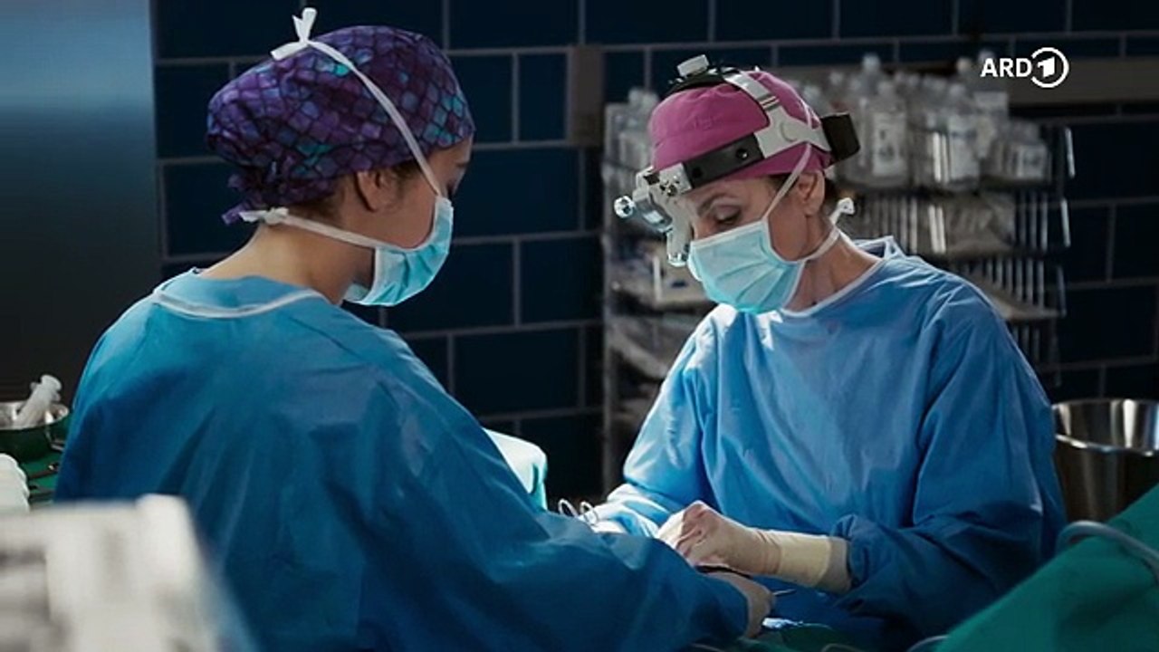 In aller Freundschaft - Die jungen Ärzte: Helikopter | Folge 443