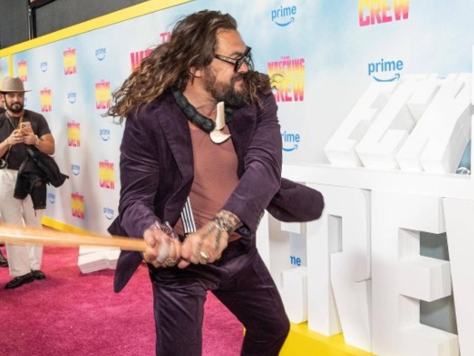 Randale auf dem roten Teppich? Jason Momoa zerschlägt Filmlogo