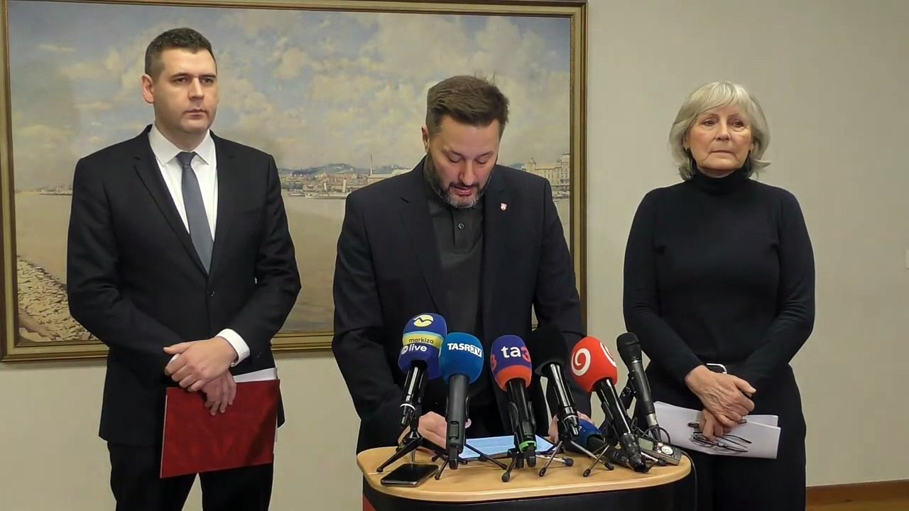 ZÁZNAM: Hlavné mesto navrhuje zmeny pri pokutách pri parkovaní i v MHD