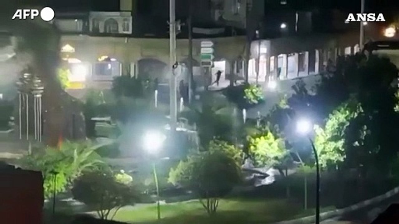 Iran, le forze di sicurezza sparano durante le proteste giorni fa a Dezful