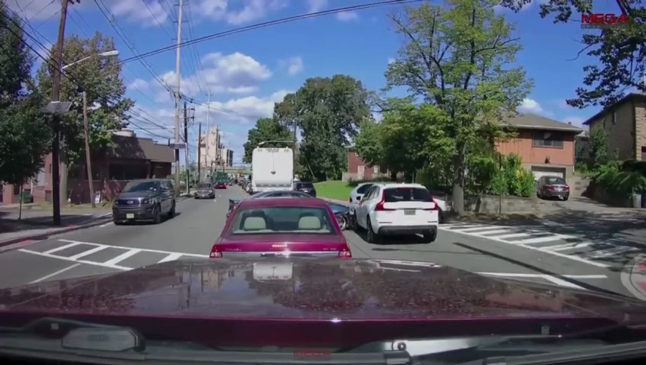 Dash Cam Owners USA & Canada Crash Compilation - Jan 16, 2026