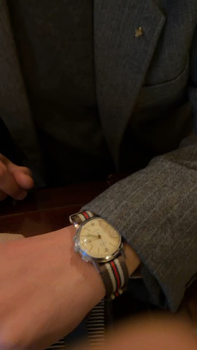 Il veut m’initier aux petites montres vintages ! #horlogerie #vintage #watches