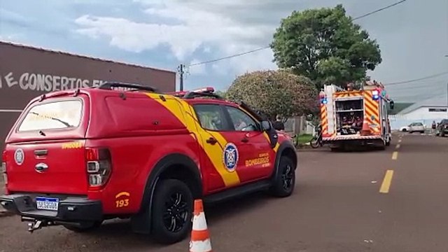Forro do quarto de casa pega fogo e Corpo de Bombeiros é mobilizado ao Bairro Floresta