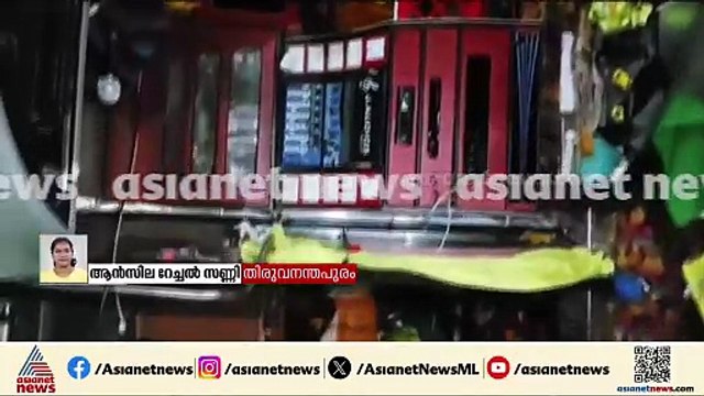 തിരുവനന്തപുരം നാവായിക്കുളത്ത് ടൂറിസ്റ്റ് ബസ് മറിഞ്ഞ് അപകടം; 17 പേർക്ക് പരിക്ക്