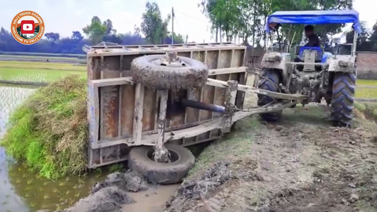 Truck Overturned, Excavator Sinks – Extreme Rescue Moments Not for the Faint of Heart