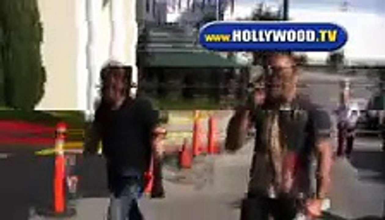 2008 – Johnny Hallyday – Hollywood.tv : Avec Christian Audigier à Los Angeles