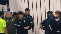 Mbappé anima a Vinicius en el túnel de vestuarios tras la pitada del Bernabéu