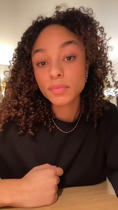 Des pièces parisiennes à 12 € ?Oui, ça existe 20Big Mother - Théâtre des BéliersParisiens 10 €Oublie-moi - Théâtre de la Bruyère12 €Du charbon dans les veines - Théâtre du Palais-Royal 10 €  #paris #10€ #pas cher