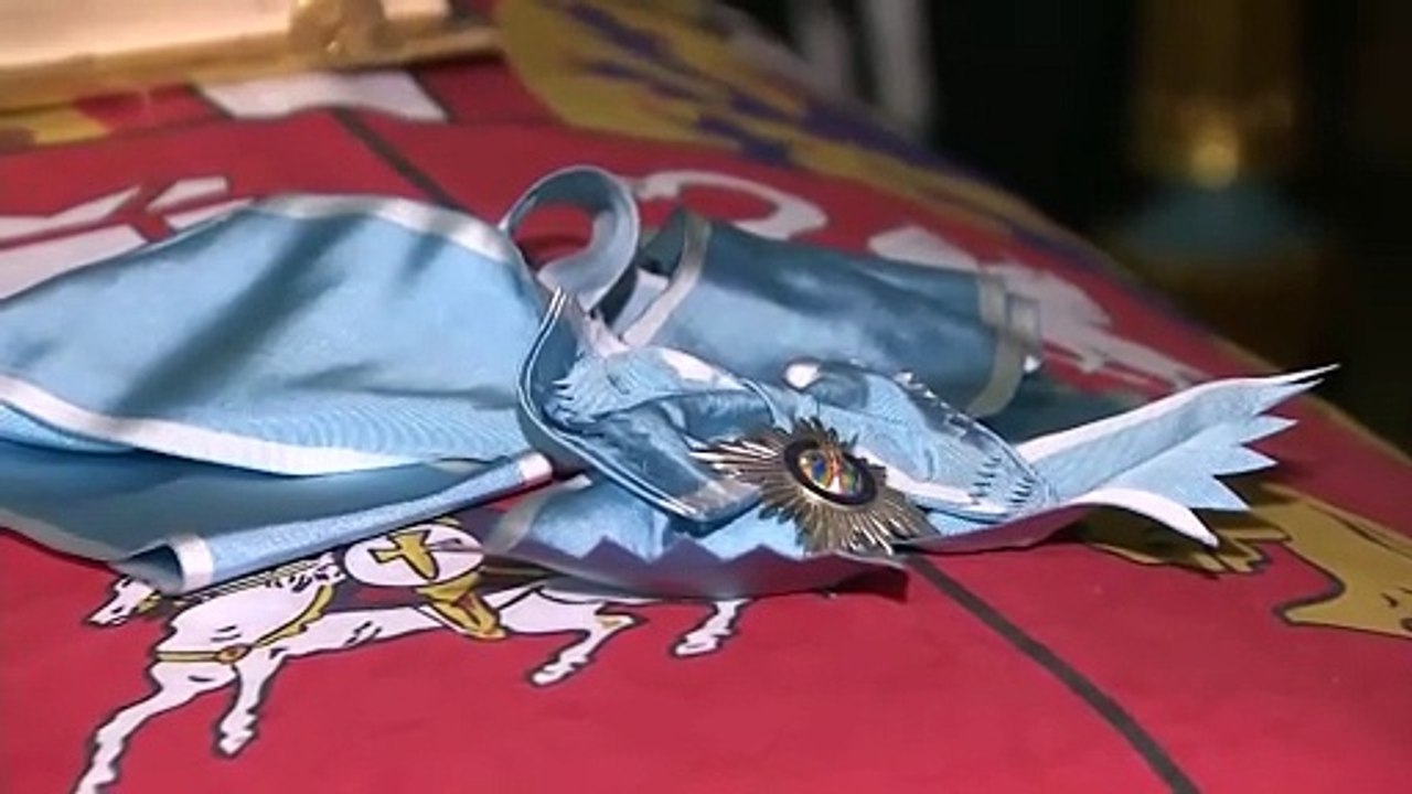 Los Reyes y sus hijas arropan a la Reina Sofía en el responso por su hermana Irene de Grecia