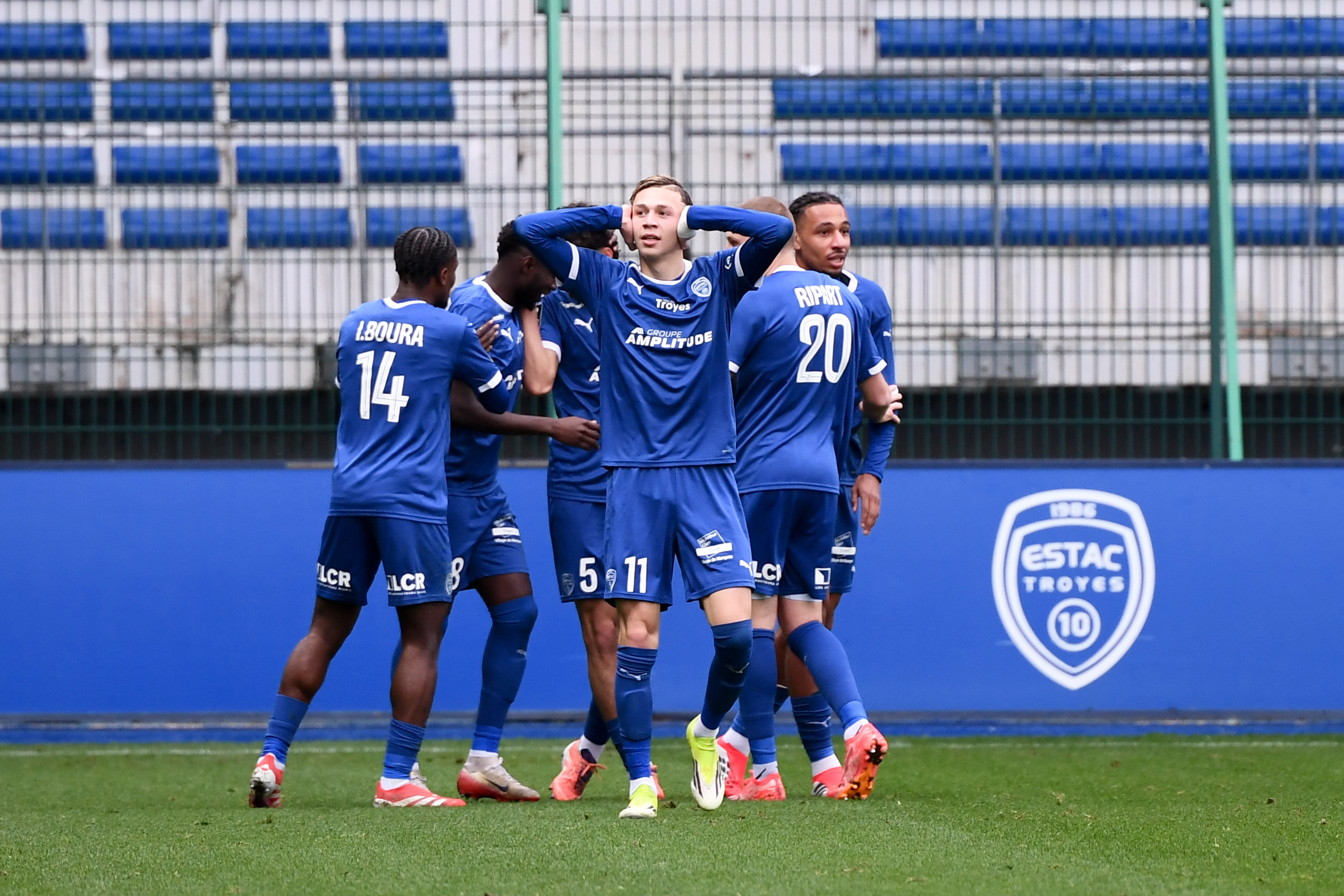Ligue 2 : Troyes conforte sa place de leader en battant Reims