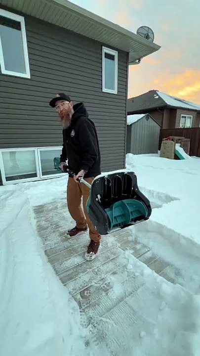Makita SN400MP: The Motorized Snow Shovel Going Viral