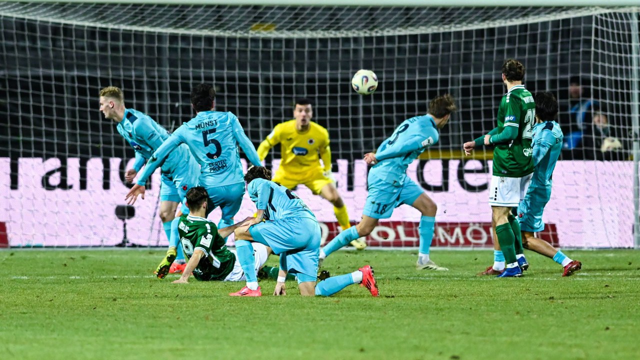 Trslic im Rutschen: Schweinfurt schlägt Viktoria verdient