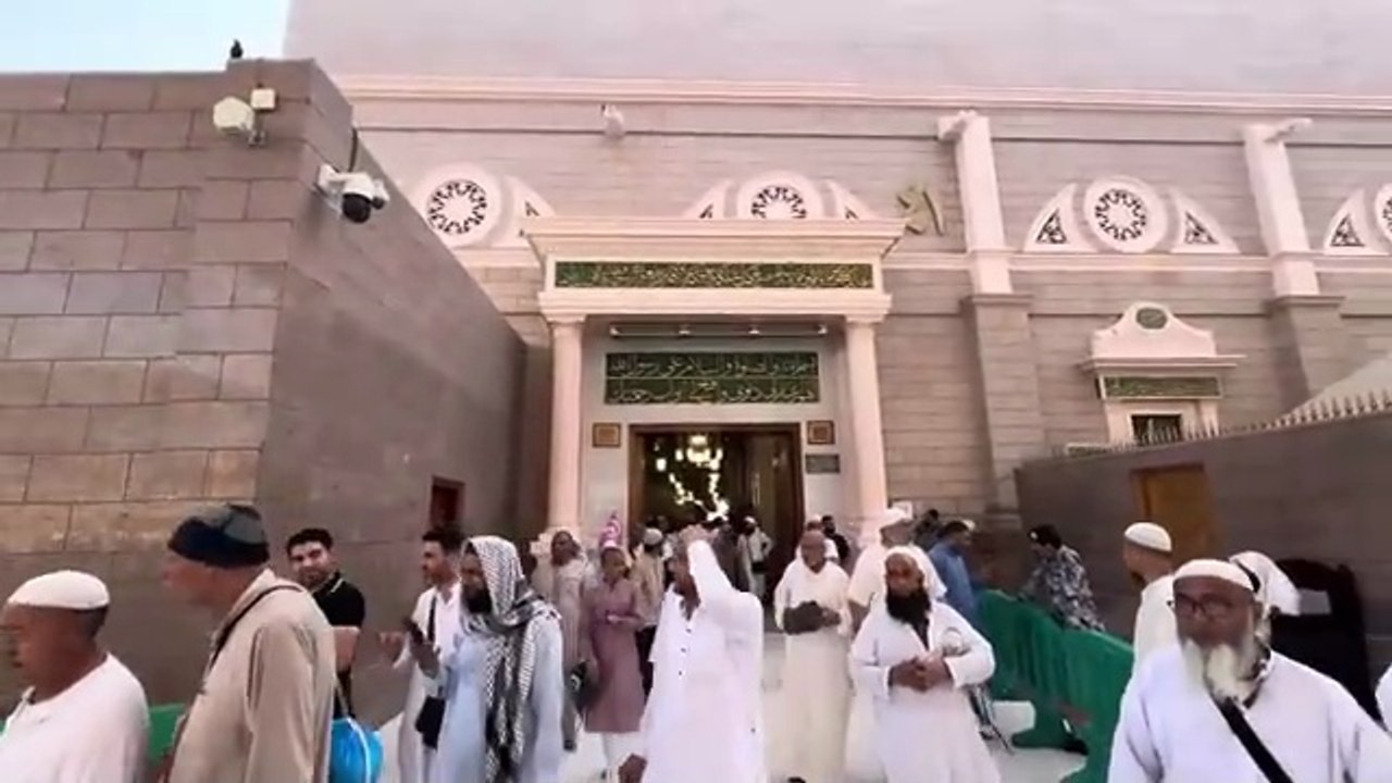 Extreme Closeup Video Of Prophet Muhammad (PBUH) - Masjid e Nabawi- Mosque