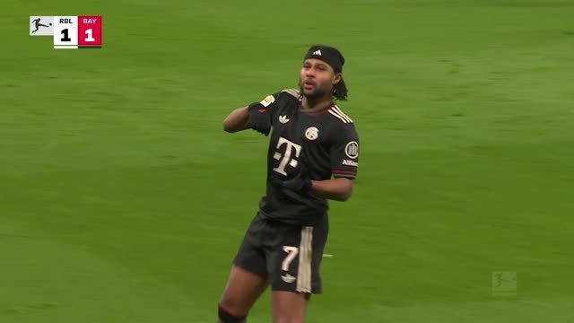 Gnabry becomes a Bayern centurion during Leipzig rout