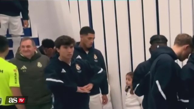 Mbappé encourages Vinicius after being booed by the Bernabéu