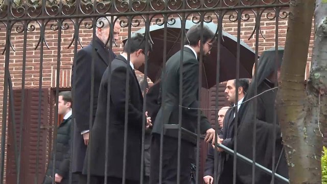 La familia real sale del responso por la princesa Irene de Grecia