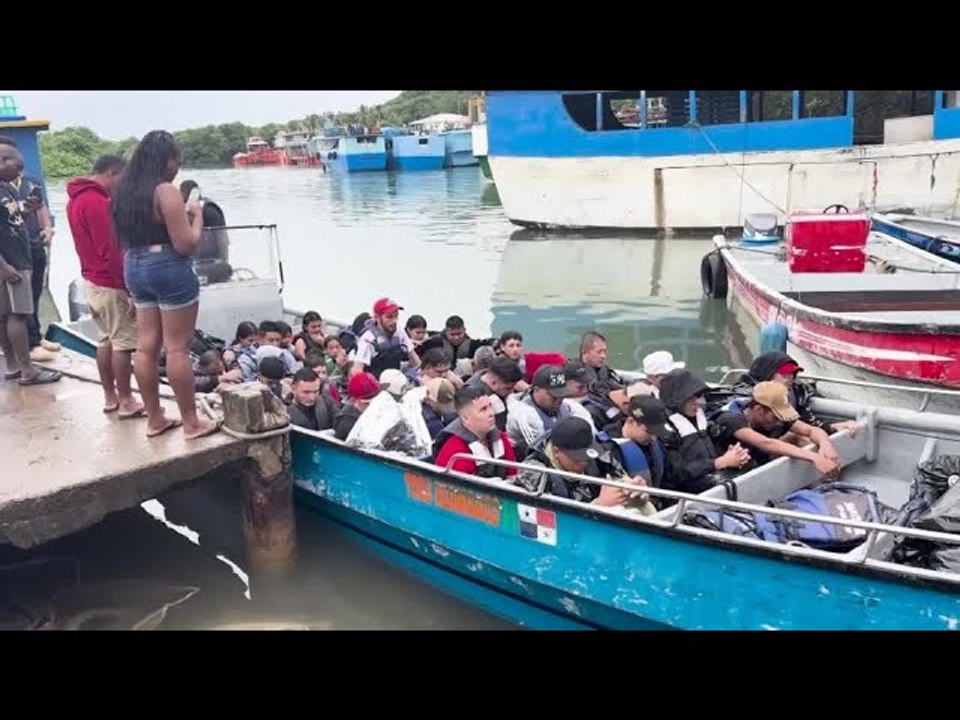 Venezuelans in Panama sail home - REUTERS