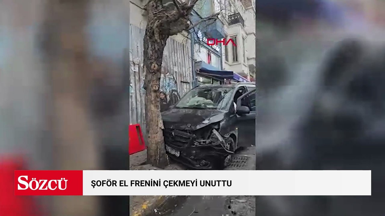 Taksim’de şoför el frenini çekmeyi unuttu turist minibüsü ağaca çarptı