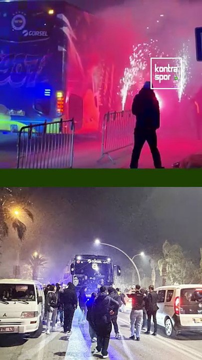 Fenerbahçe kafilesini, Gazipaşa Alanya Havalimanı'nda sarı-lacivertli taraftarlar karşıladı