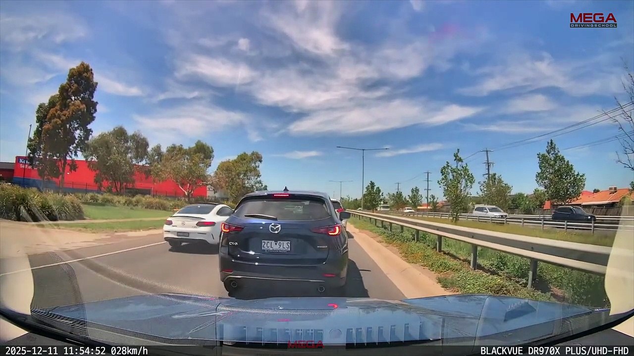Dash Cam Owners Australia & UK Crash Compilation - Jan 17, 2026