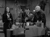 La famiglia Addams - 1x16 - Gli Addams alle prese con la spia