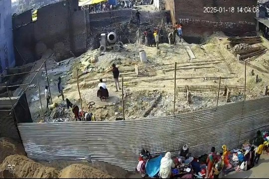 इंडिगो फ्लाइट में बम की धमकी, लखनऊ एयरपोर्ट पर इमरजेंसी लैंडिंग, 222 यात्री सुरक्षित