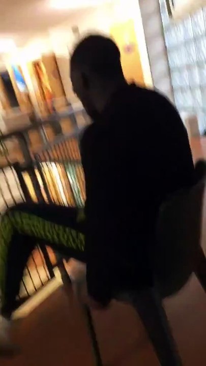 Normandie :  Une vidéo tournée par des prisonniers à l'intérieur de la prison de Val-de-Reuil provoque la colère des internautes qui dénoncent une ambiance "à la cool" dans les couloirs