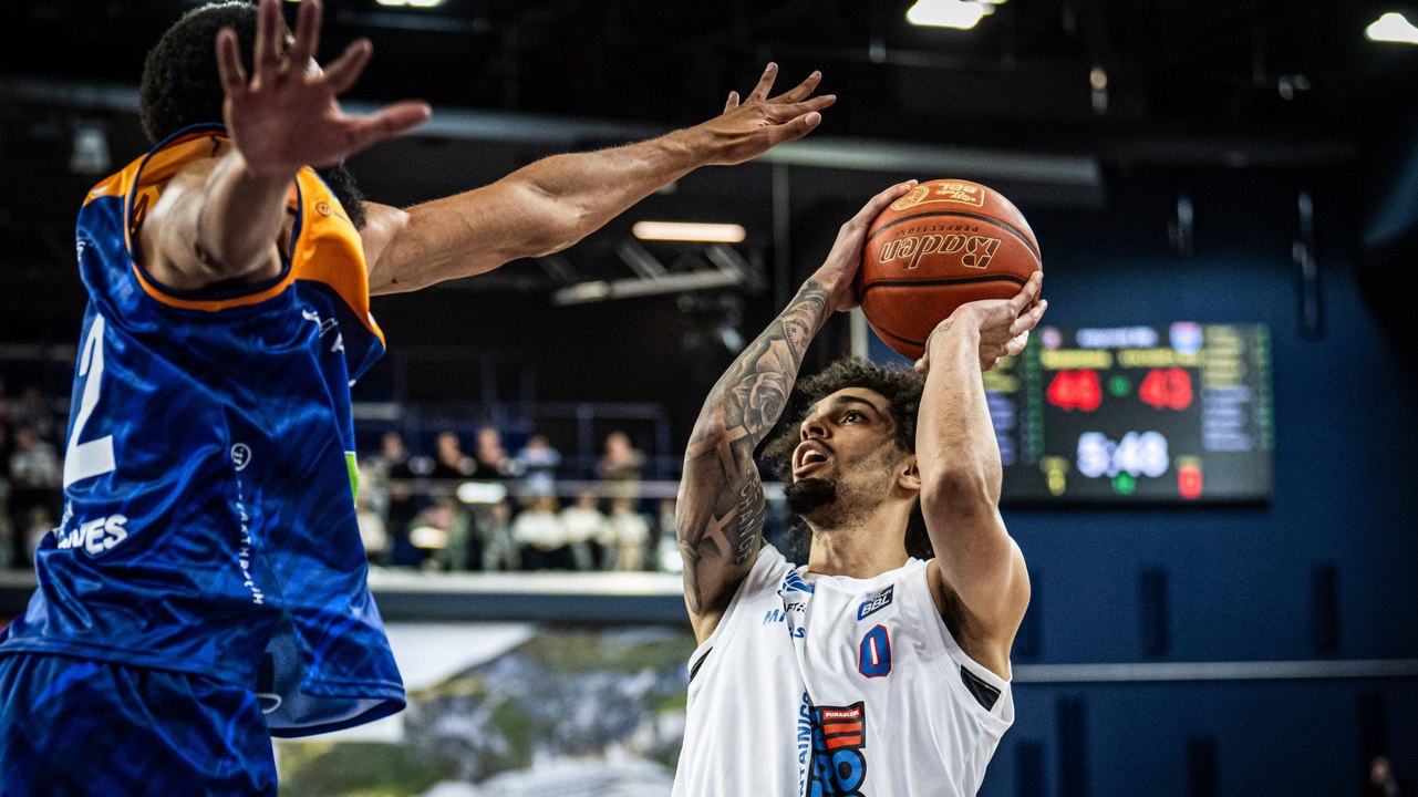 Monster-Bock von Klassen sichert den Sieg! Rostock stürzt MBC in die Krise