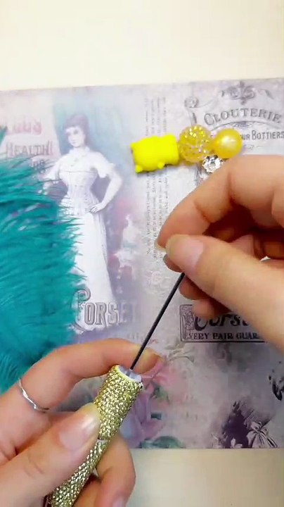Beadable Clay Pens with Shiny Rhinestones Covered the Entire Pen