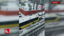 İstanbul'da kar yağışı etkili oldu: İETT otobüsü yolda kaldı TIR kaza yaptı