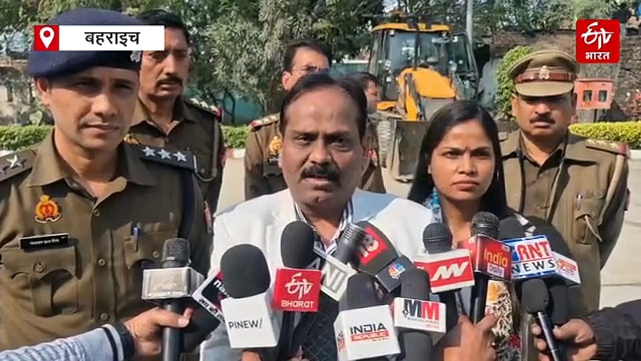 बहराइच में गरजा योगी का बुलडोजर; 12 अवैध मजारें ध्वस्त