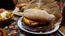 HAMBURGER e TAPAS MIGLIORI di BARCELLONA – Champanillo
