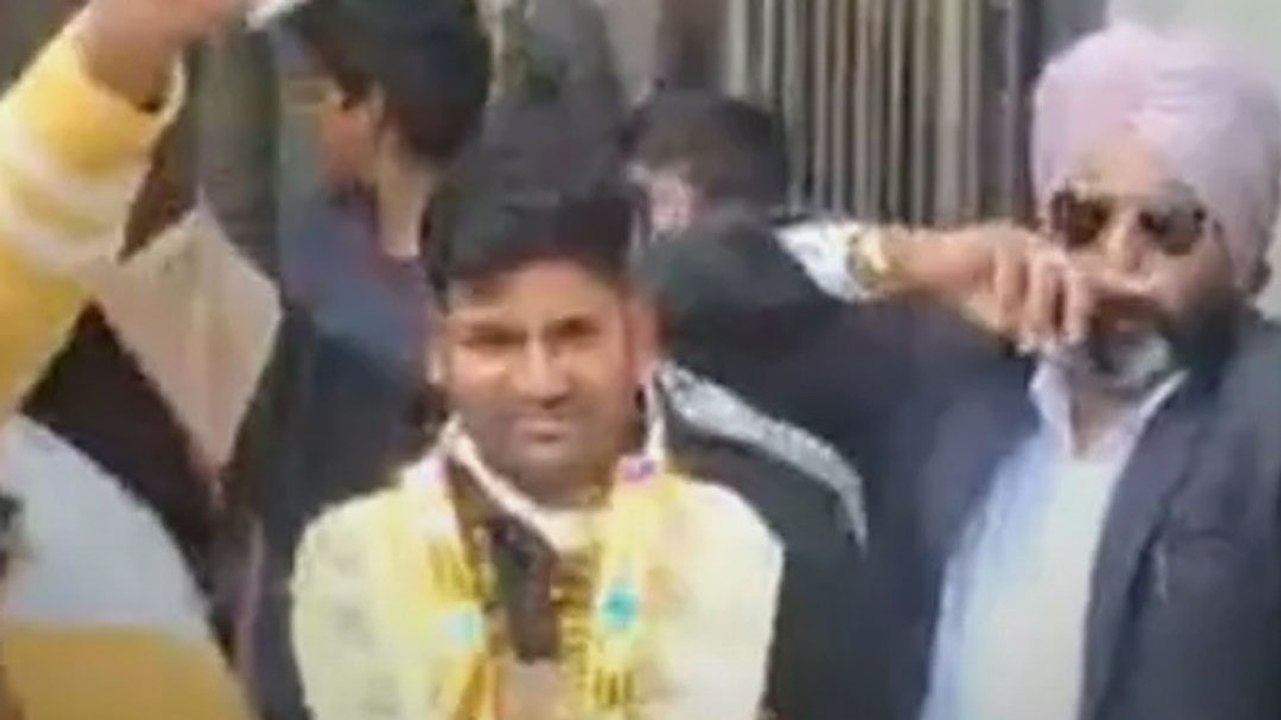 मजदूर की निकली 10 करोड़ की लॉटरी