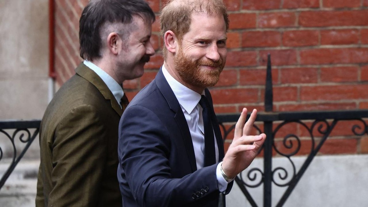 Il Principe Harry arriva in tribunale a Londra per il processo contro il Daily Mail