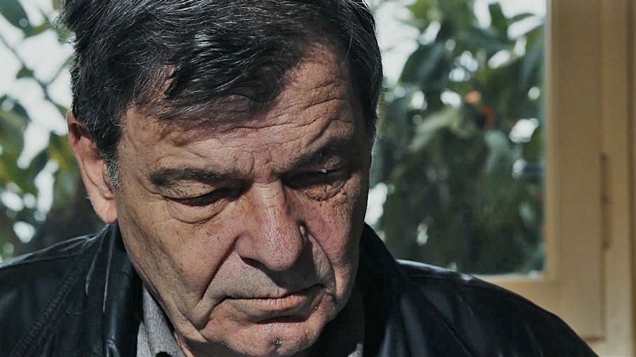 L'Instituteur rouge Bande-annonce VO